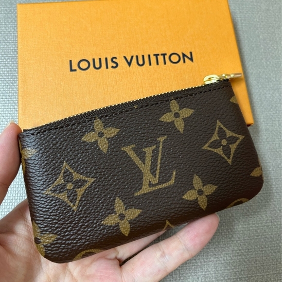 Louis Vuitton Key Pouch - Picture 5 of 10